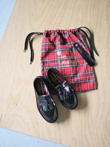 Loake / OLDMAN'S TAILOR Classic Tassel Loafer Shoe - Black Polish