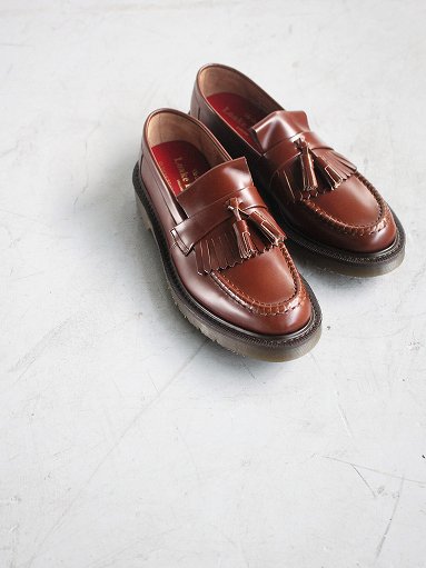 Loake / OLDMAN'S TAILOR Classic Tassel Loafer Shoe - Brown Polish 