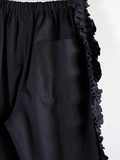 美品 RhodolirioN フリルパンツ 黒 ロドリリオン RhodolirioN ～ ロドリリオン 人気のサイドフリルパンツをUPしま