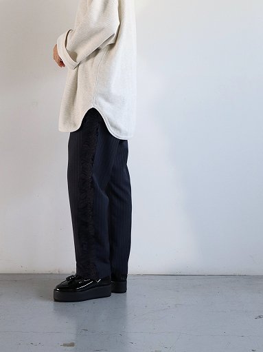 RHODOLIRION (ロドリリオン) Frill Side Stripe Pant - Pinstripe Gabardine / Navy