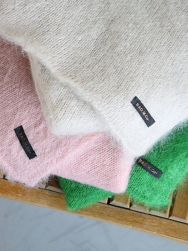 R&D.M.Co- MOHAIR TRIANGLE MUFFLER