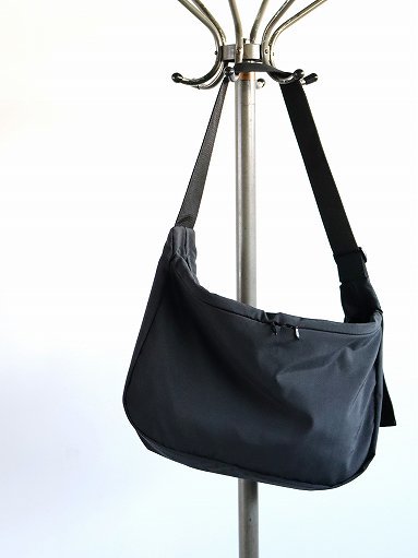 ERA. TAS STOMACH BAG (K025)