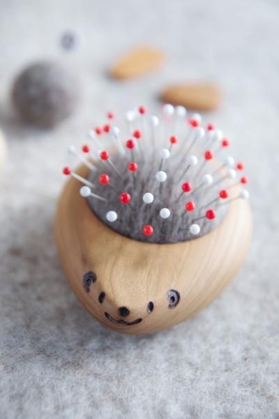 ハリネズミの羊毛ピンクッション かわいい針山 ピンクッション 羊毛フェルト 裁縫道具 Noco Online Shop ハリネズミの羊毛ピンクッション かわいい針山 ピンクッション 羊毛フェルト 裁縫道具 Noco Online Shop