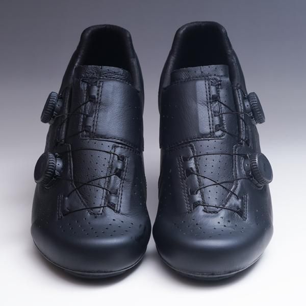 本革が特徴のサイクリングシューズ専業メーカー『LAKE』の国内