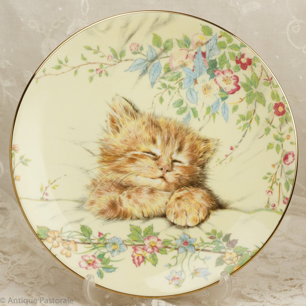 ロイヤルウースター　CatNap　ねこの昼寝　かわいらしい飾り皿　保証書付き