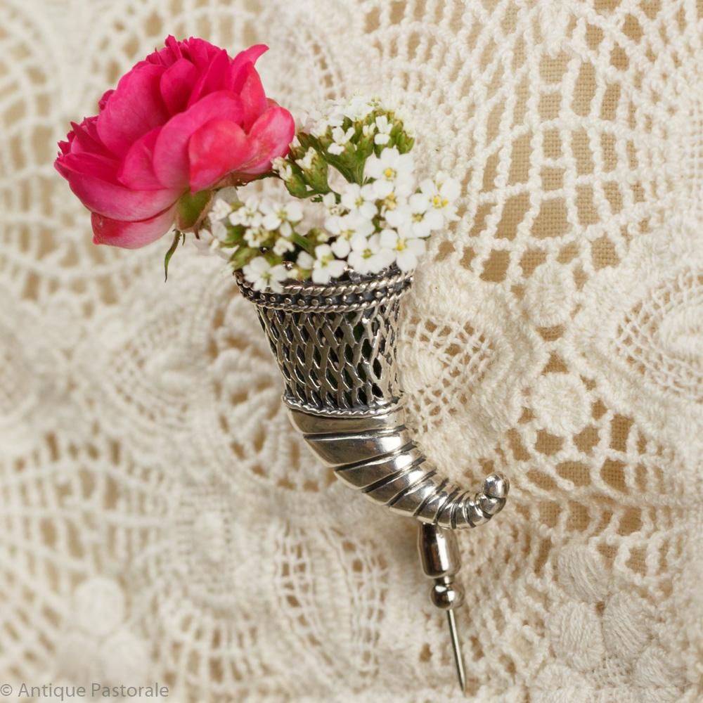 925 スターリングシルバー 豊穣の角「コルヌコピア」 フラワー