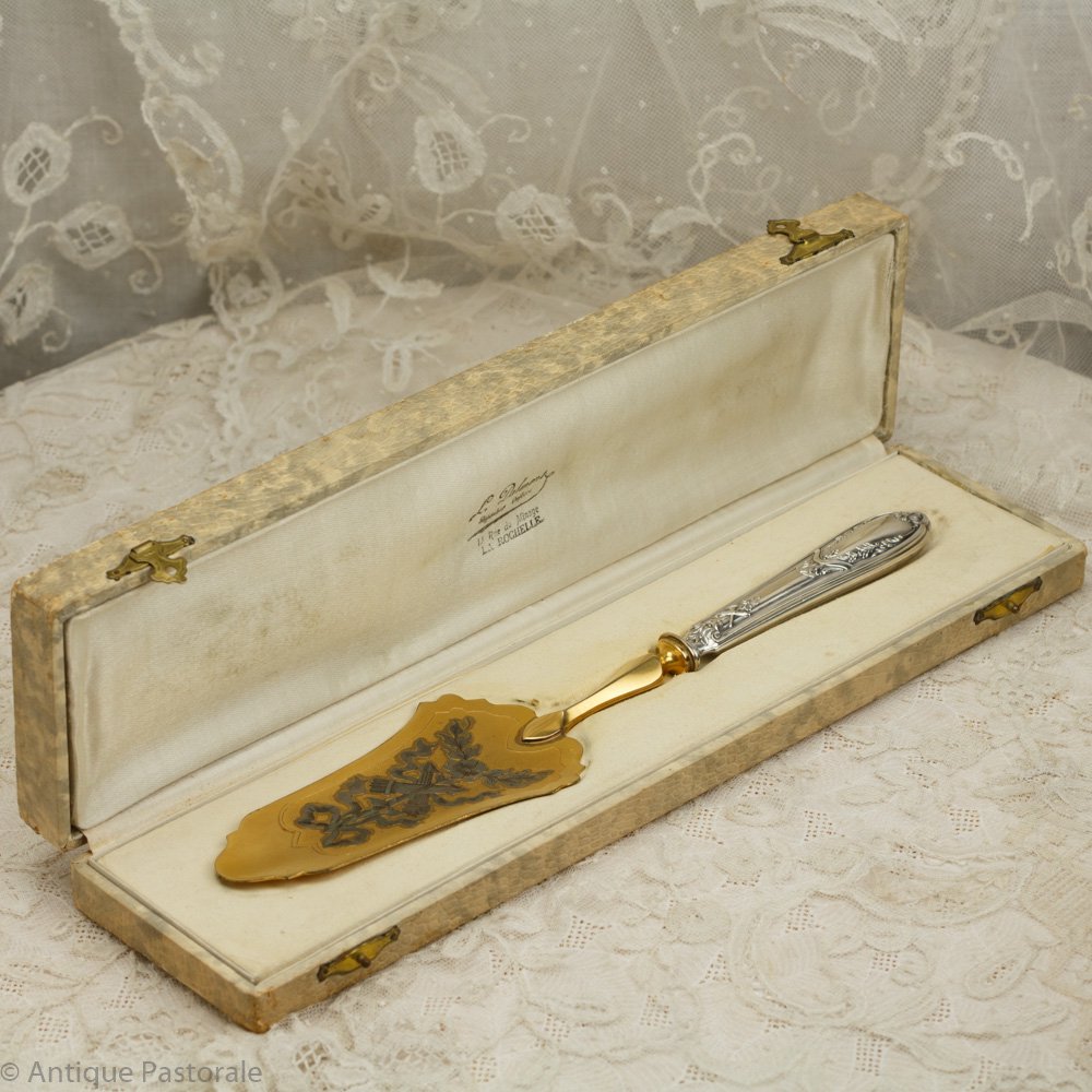 フランス　LG　純銀950シルバー　ヴェルメイユ　音楽モチーフ　矢筒とラッパ、リボンのケーキサーバー　1838〜1972年頃