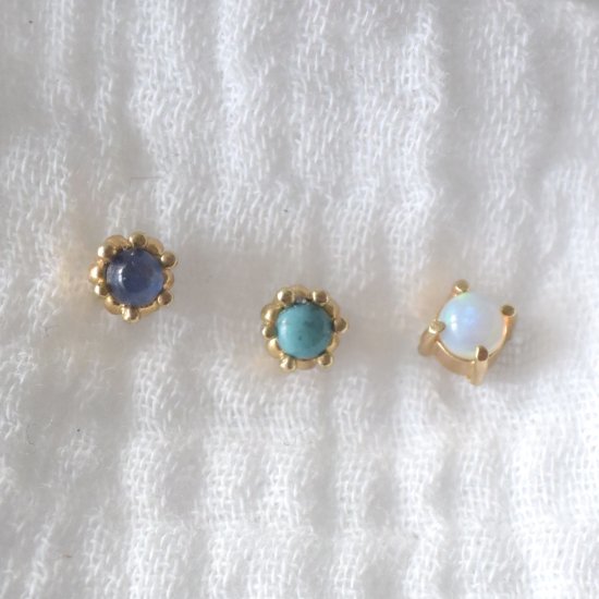 〈Stone stud earrings〉-Gold×Small-