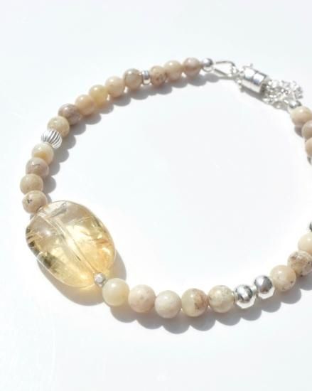 <img class='new_mark_img1' src='https://img.shop-pro.jp/img/new/icons57.gif' style='border:none;display:inline;margin:0px;padding:0px;width:auto;' />Magnet stone braceletCitrin