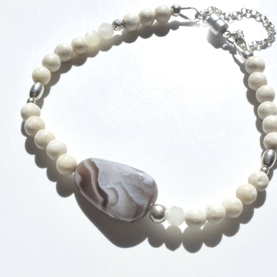 <img class='new_mark_img1' src='https://img.shop-pro.jp/img/new/icons14.gif' style='border:none;display:inline;margin:0px;padding:0px;width:auto;' />〈Magnet stone bracelet〉Agate-5-