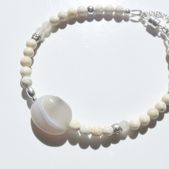 <img class='new_mark_img1' src='https://img.shop-pro.jp/img/new/icons14.gif' style='border:none;display:inline;margin:0px;padding:0px;width:auto;' />〈Magnet stone bracelet〉Agate-6-