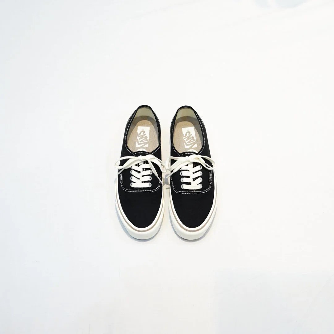 VANS () Mte Authentic Reissue 44/Black