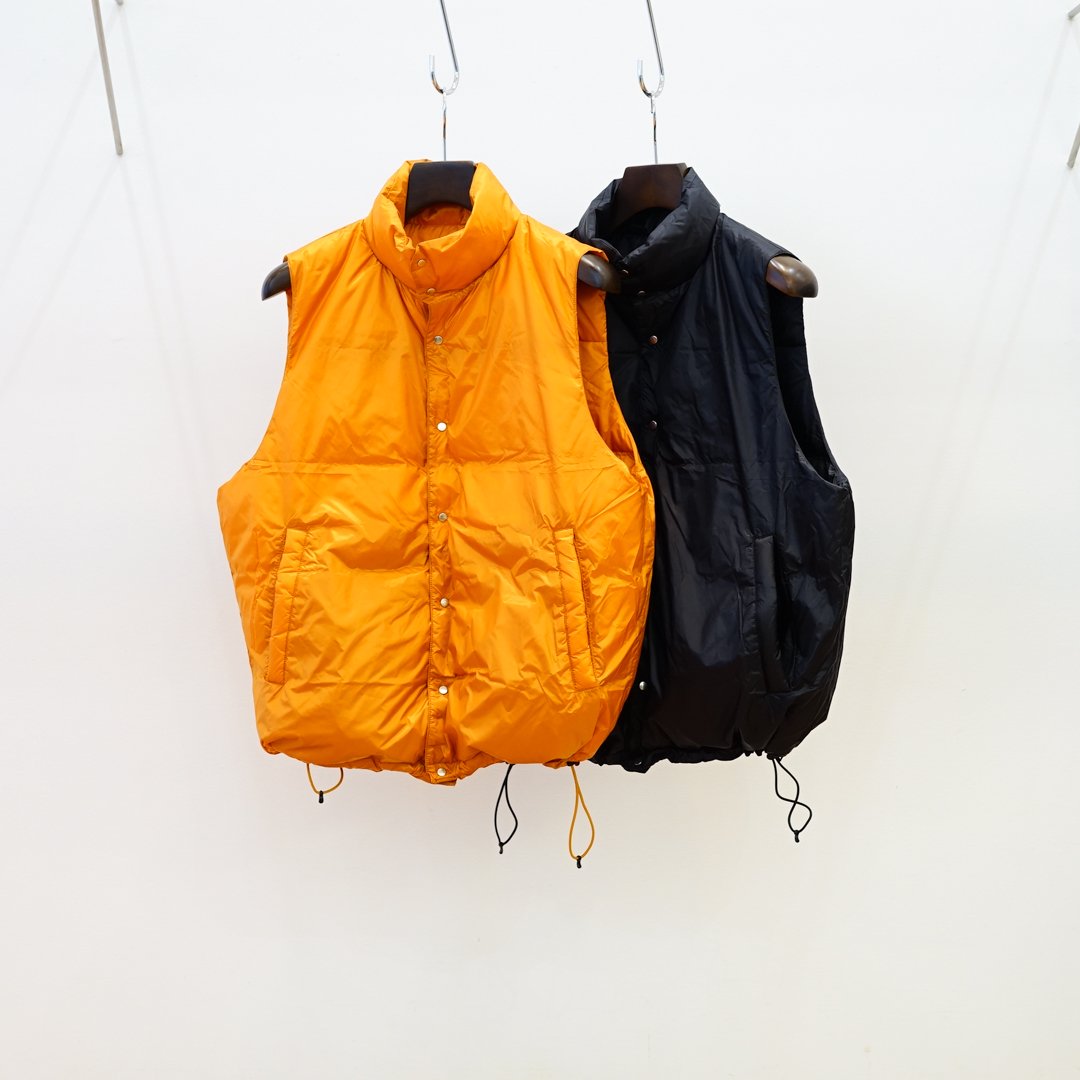 UNIVERSAL PRODUCTS(˥Сץ) Reversible Packable Down Vest /Orange/Black