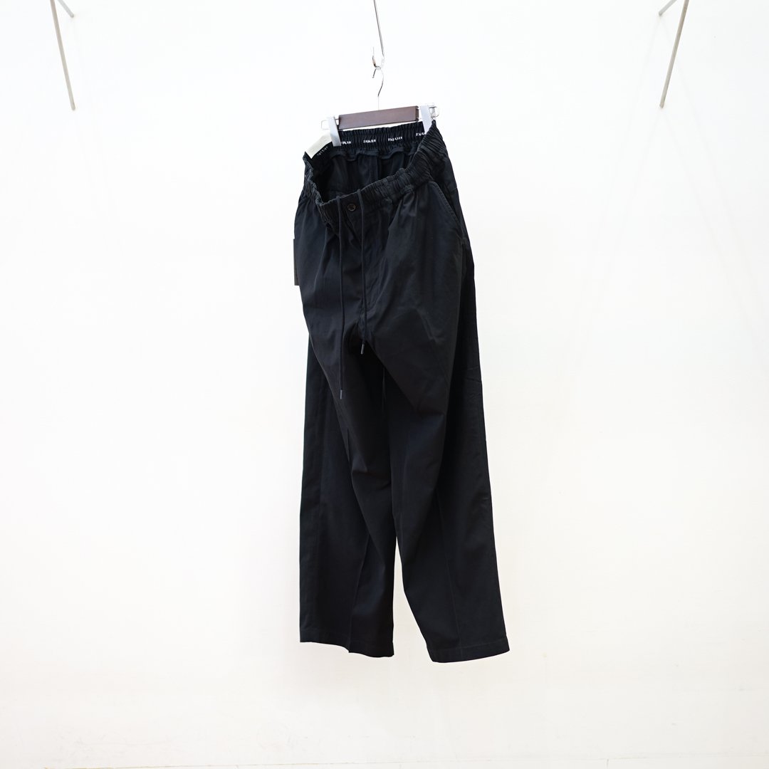 FARAH Easy Wide Tapered Pants (FR0401-M4006)/Black