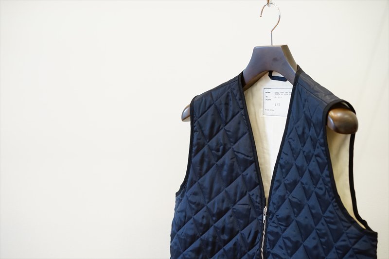 21awCAMIEL FORTGENS QUILTED VEST DOWN