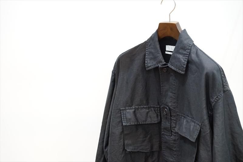 Graphpaperグラフペーパー綿麻モールスキンミリタリージャケット これからの時期にも重宝する、ミリタリージャケット。Graphpaper