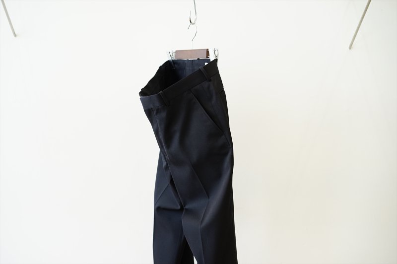 AURALEE(オーラリー)LIGHT WOOL MAX GABARDINE SLACKS/Top Black