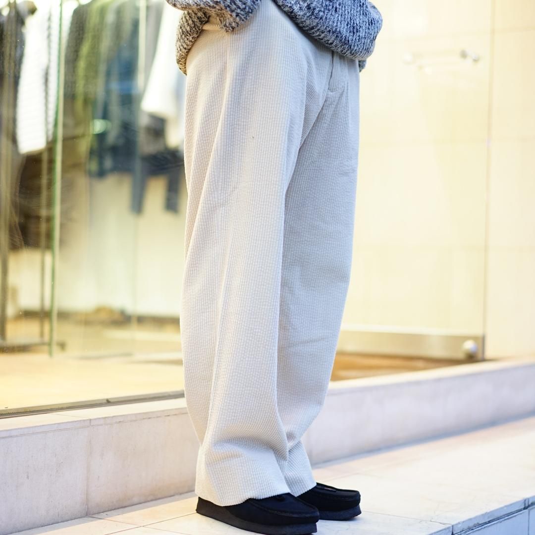 UNIVERSAL PRODUCTS(ユニバーサルプロダクツ)Puff Corduroy Pants(223 