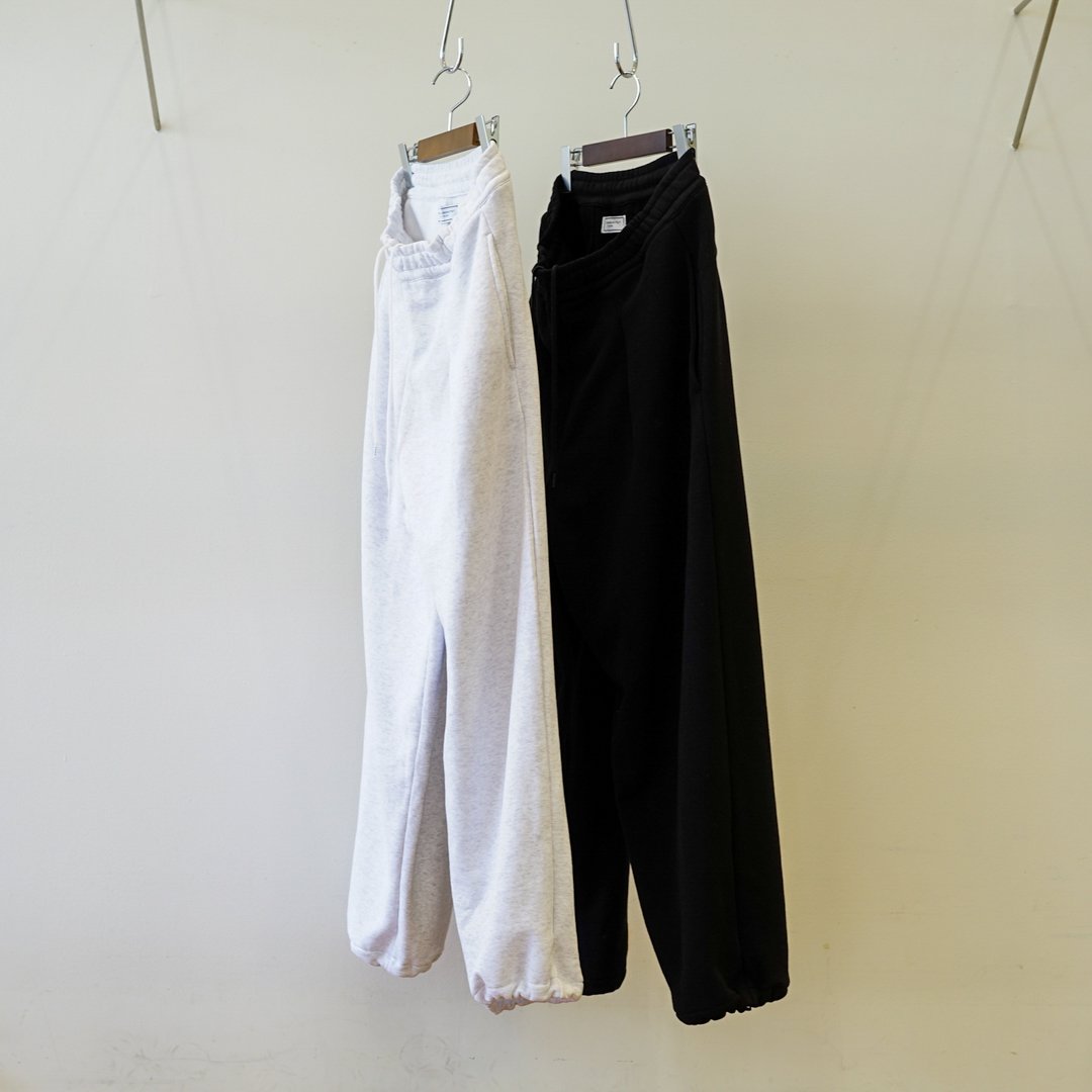 UNIVERSAL PRODUCTS(ユニバーサルプロダクツ)YAAH Wide Sweat Pants(223-60508)/White/Black/