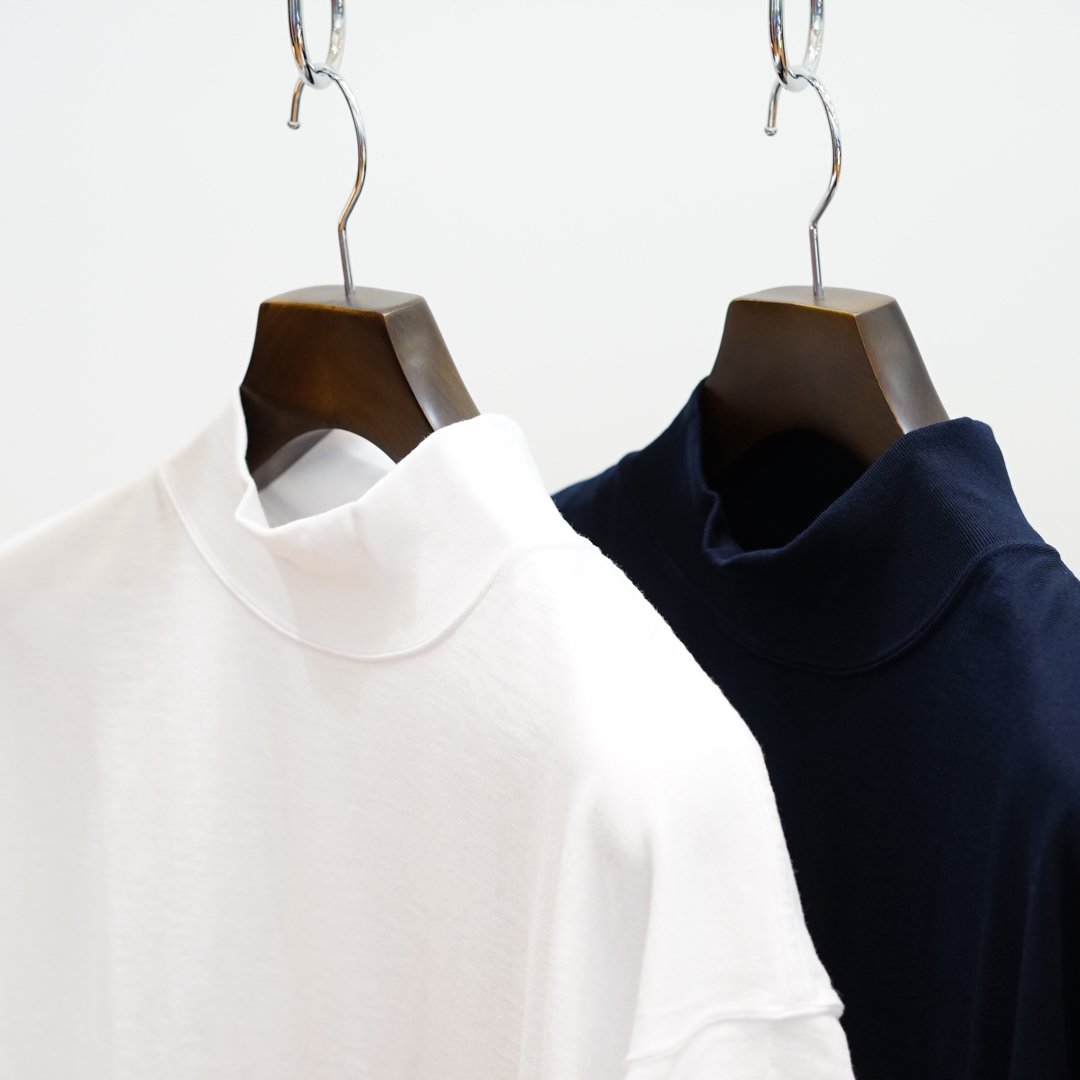 Graphpaper(グラフペーパー)S/S Mock Neck Tee(GU222-70015B)/White/Navy