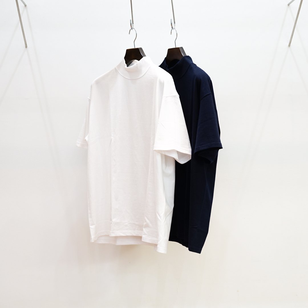 [Basic Collection] Graphpaper(グラフペーパー)S/S Mock Neck Tee(GU222-70015B)/White/Navy