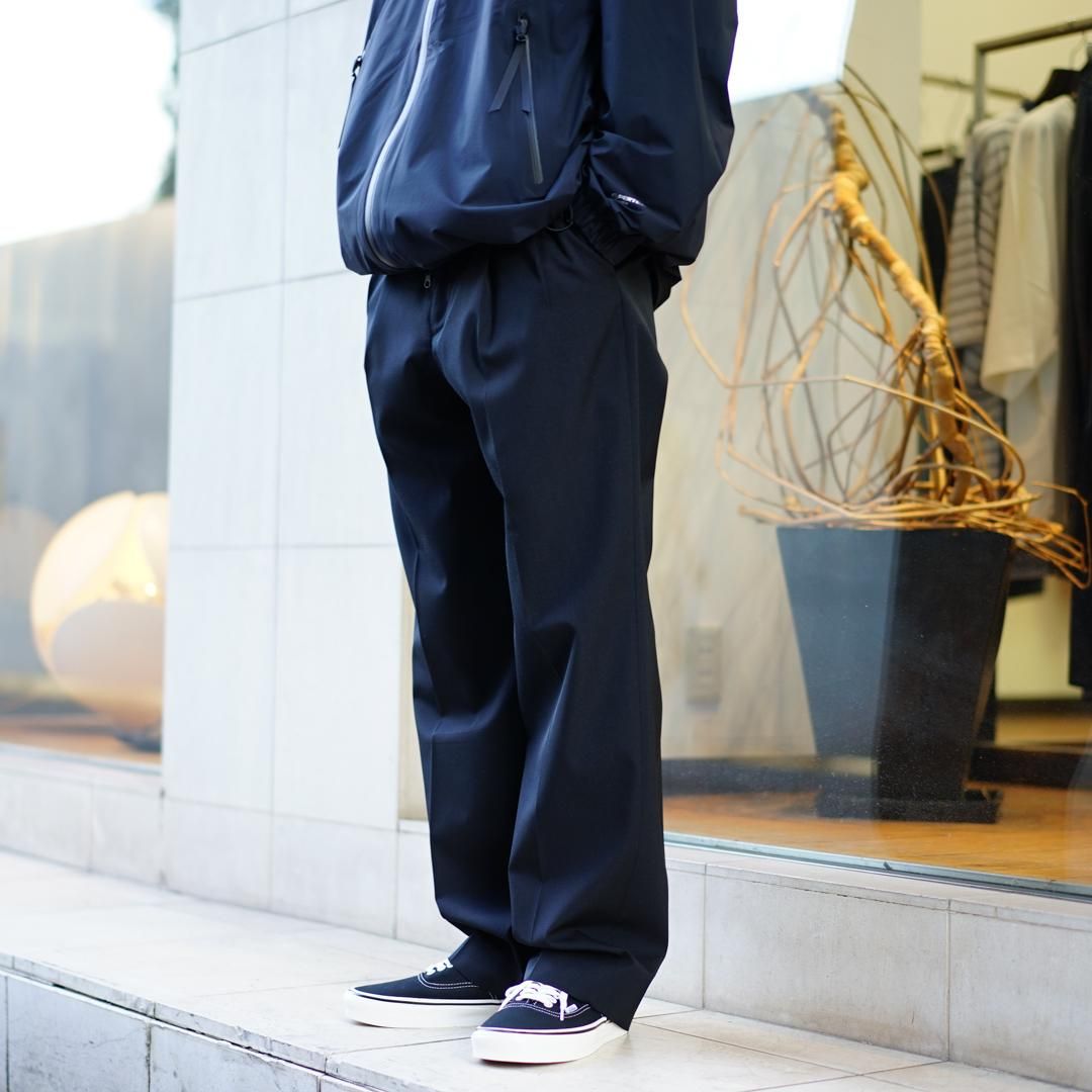 AURALEE(オーラリー)Light Wool Max Gabardine Two-Tuck Slacks