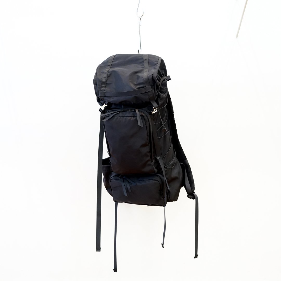 Graphpaper(グラフペーパー)Mountain Back Pack(GU-233-90035)/Black