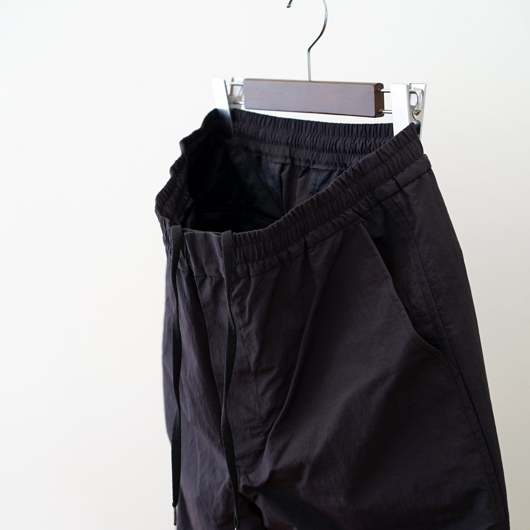 UNIVERSAL PRODUCTS(ユニバーサルプロダクツ) Nylon Track Pants(233-60511)/Black