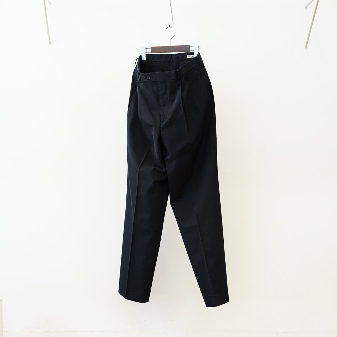 AURALEE(オーラリー)Light Wool Max Gabardine Two-Tuck Slacks 