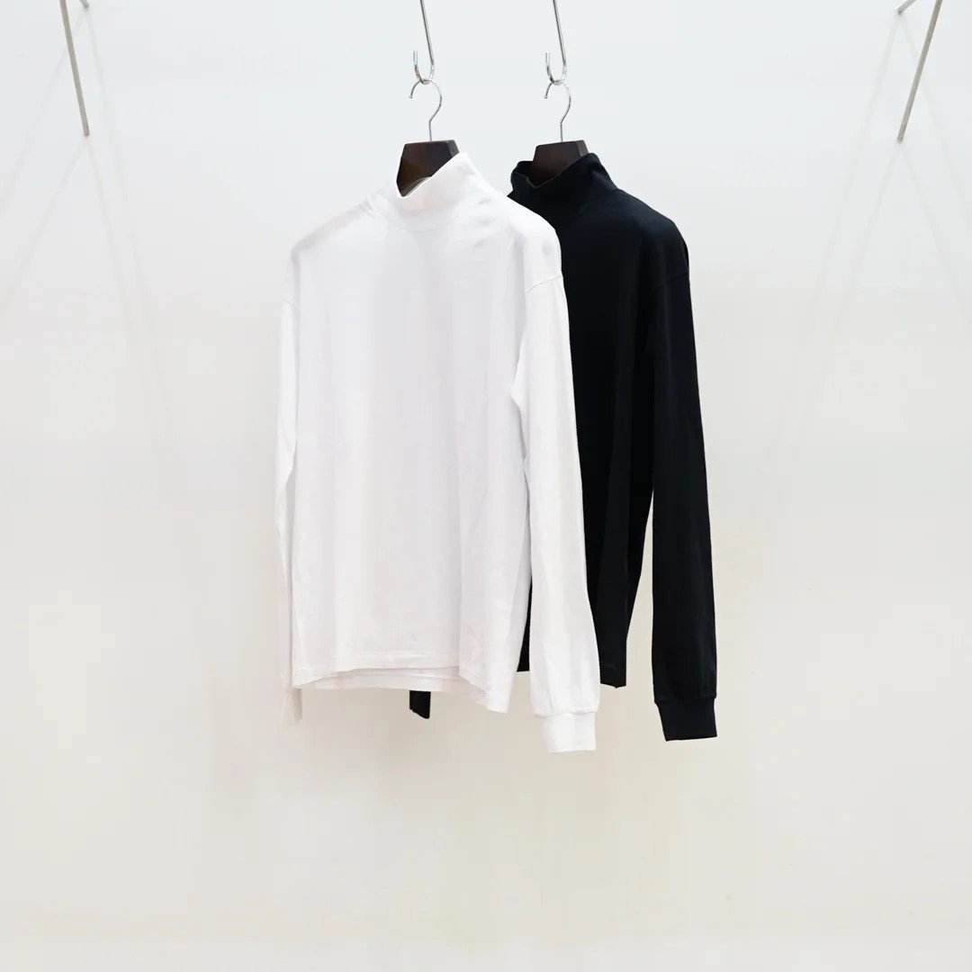 AURALEE (オーラリー)SEAMLESS HI NECK L/S TEE(A00T03ST)/White/Black/