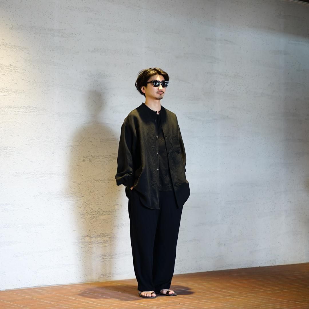 新しい到着 2025SS PRE ORDERORDER】BAND COLLAR SLIT SHIRT