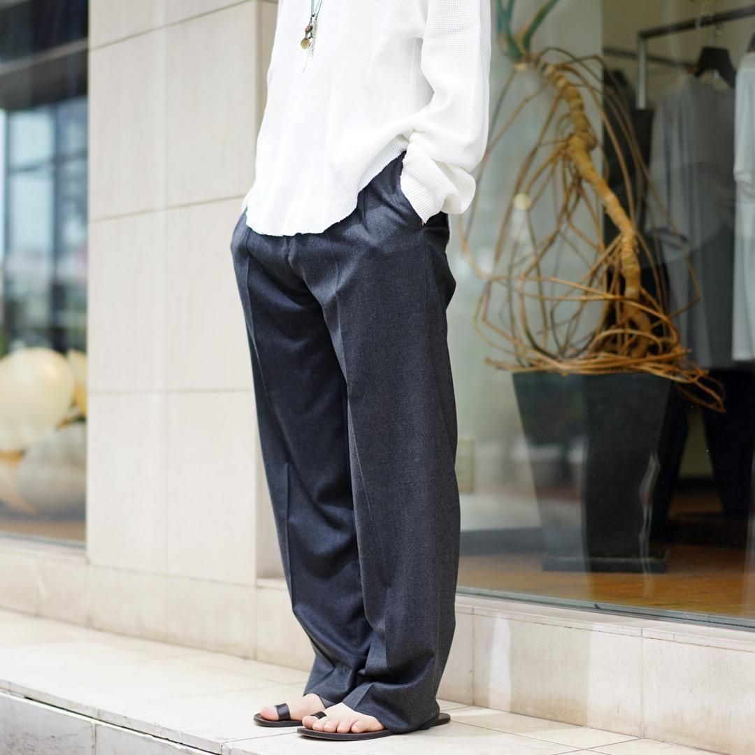 AURALEE (オーラリー) Super Light Wool Two-Tuck Slacks