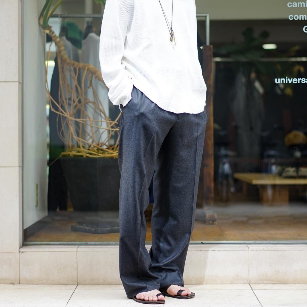 AURALEE オーラリー　TWO-TUCK SLACKS BLUEFACED WOOL TWO-TUCK SLACKS - AURALEE Official Website