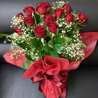 贈呈用花束「赤バラとかすみ草」