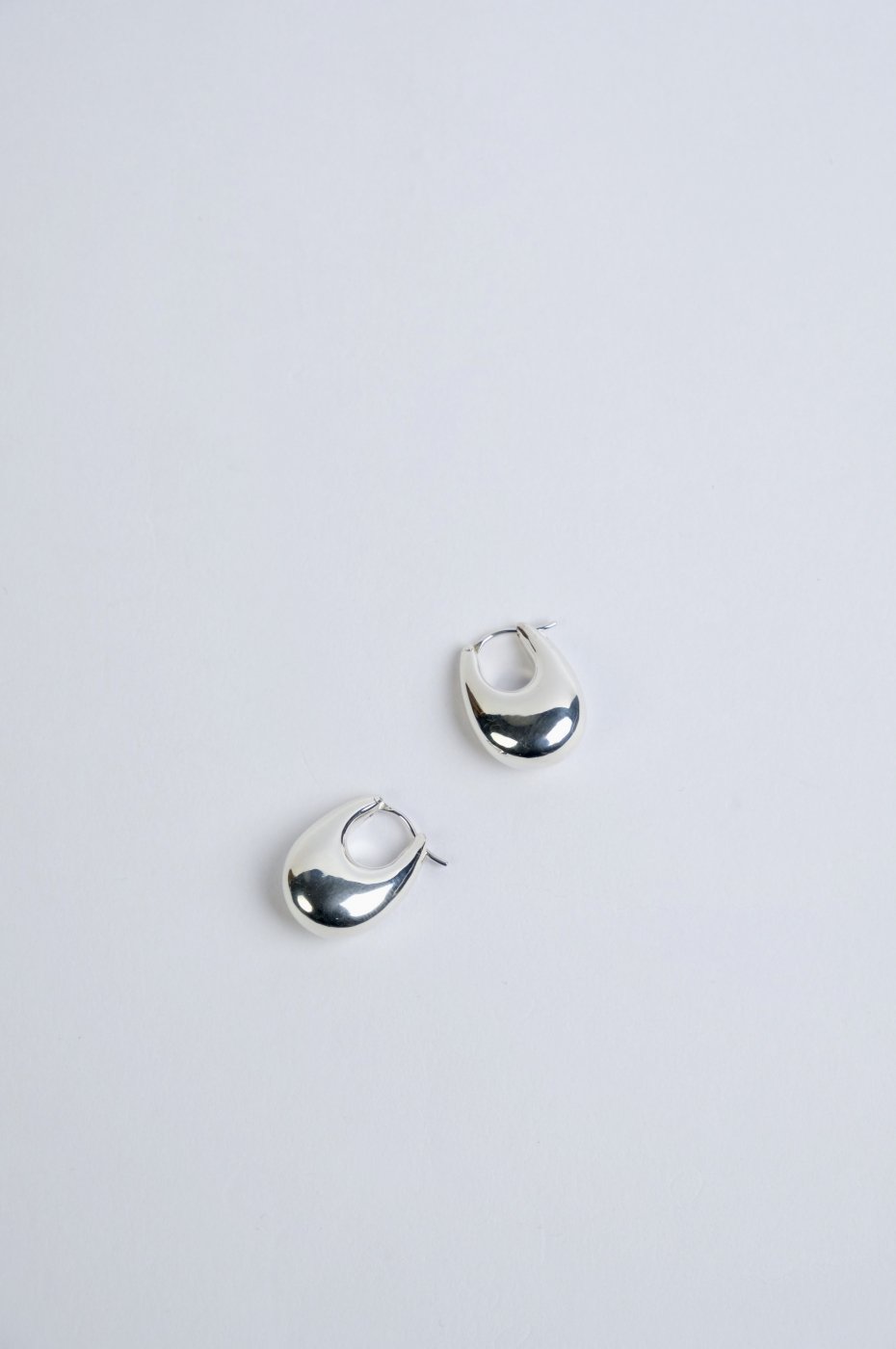 R.ALAGAN ララガン-SMALL PUFFY HOOPS-SILVER - LOCALERS