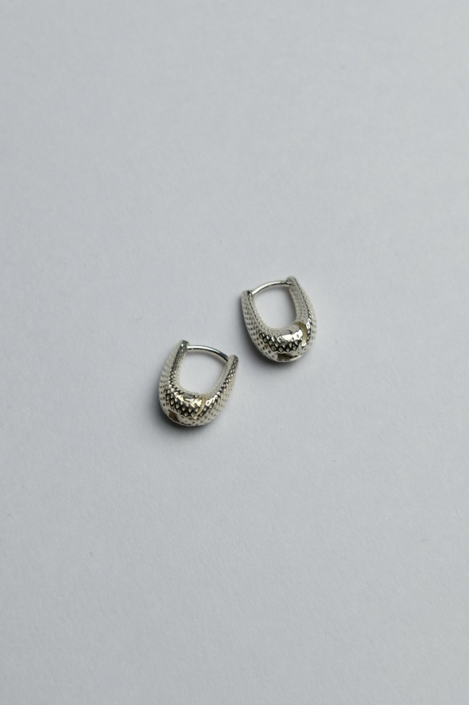 R.ALAGAN-TINY TINY DOT PUFFY HOOPS-SILVER - LOCALERS
