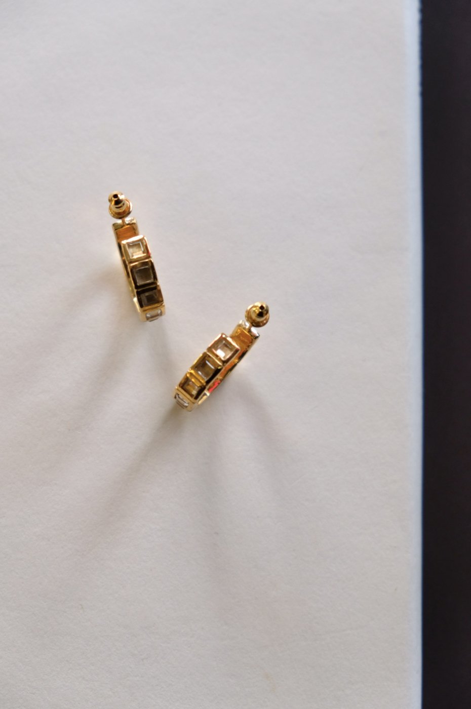 R.ALAGAN ララガン-SMALL TILE EARRINGS-GOLD - LOCALERS