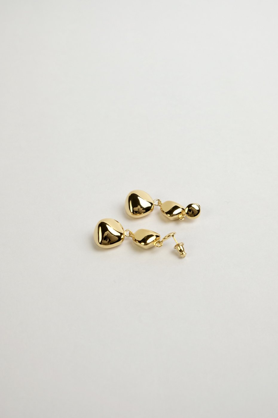 R.ALAGAN ララガン-DOUBLE AWKWARD BALL EARRINGS-GOLD - LOCALERS