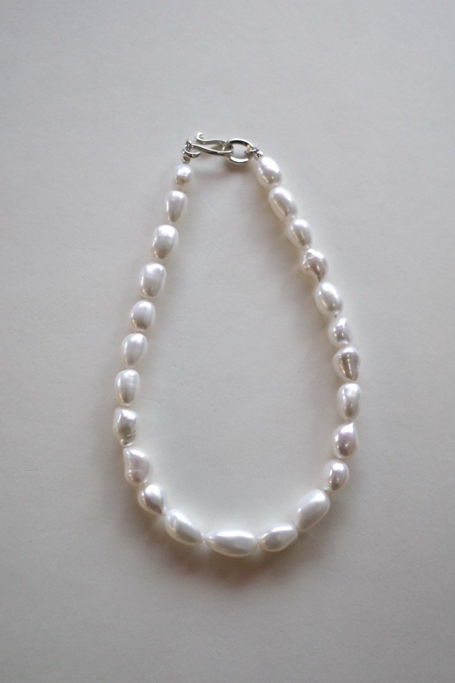 <img class='new_mark_img1' src='https://img.shop-pro.jp/img/new/icons56.gif' style='border:none;display:inline;margin:0px;padding:0px;width:auto;' />R.ALAGAN -SHORT PEARL NECKLACE