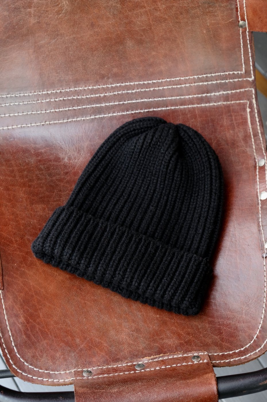 <img class='new_mark_img1' src='https://img.shop-pro.jp/img/new/icons8.gif' style='border:none;display:inline;margin:0px;padding:0px;width:auto;' />Corgi コーギー-CASHMERE KNIT HAT for LOCALERS-BLACK