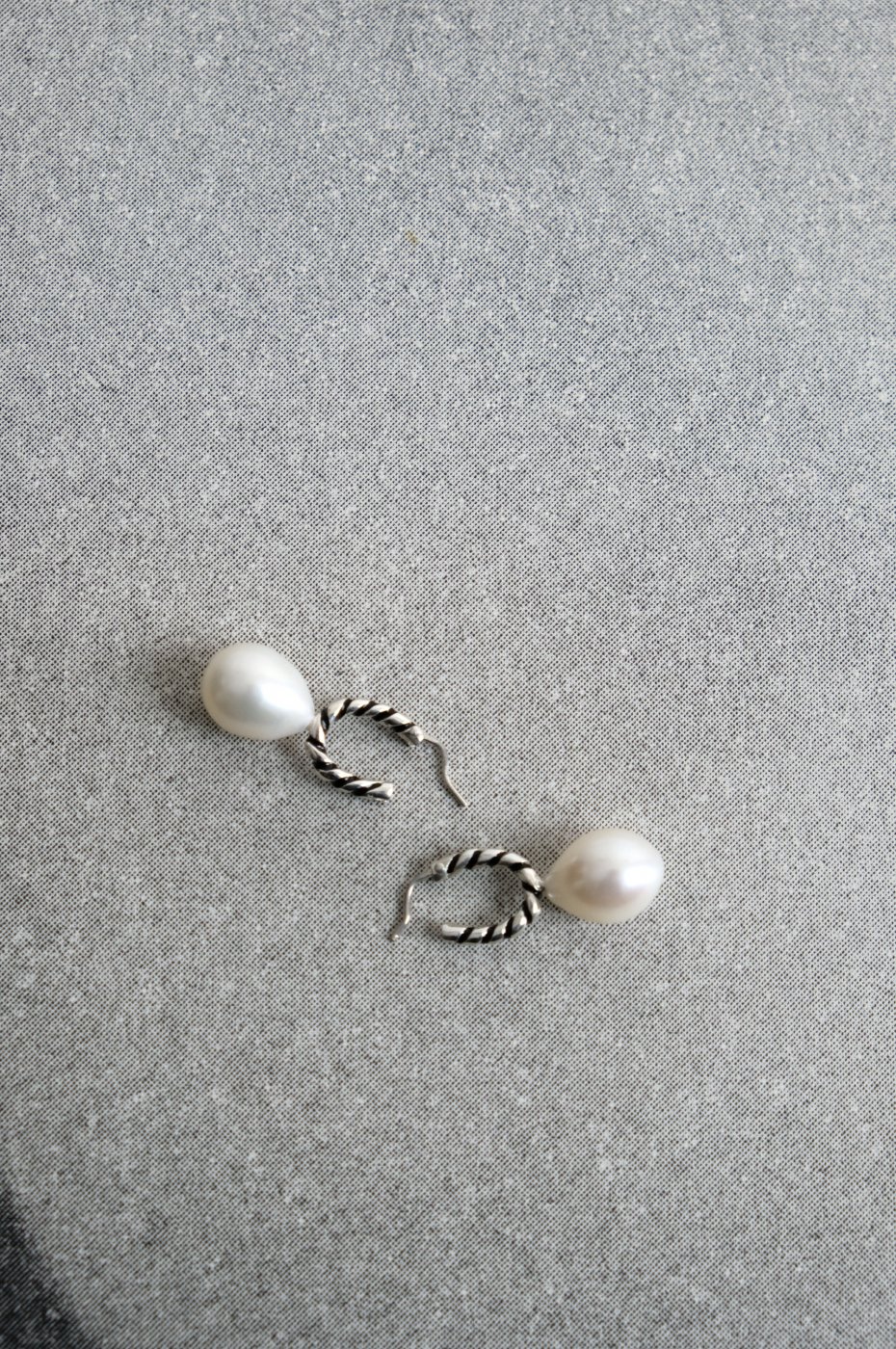 R.ALAGANララガン-SMALL STRIPE PEARL EARRINGS-BLACK×WHITE PEARL