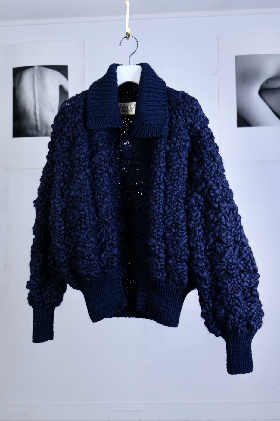 【40%OFF】MAYDI マイディ-CHUNKY KNIT BOMBER JACKET POLO NECK-CORDILLERA-BLUE NUIT  - LOCALERS