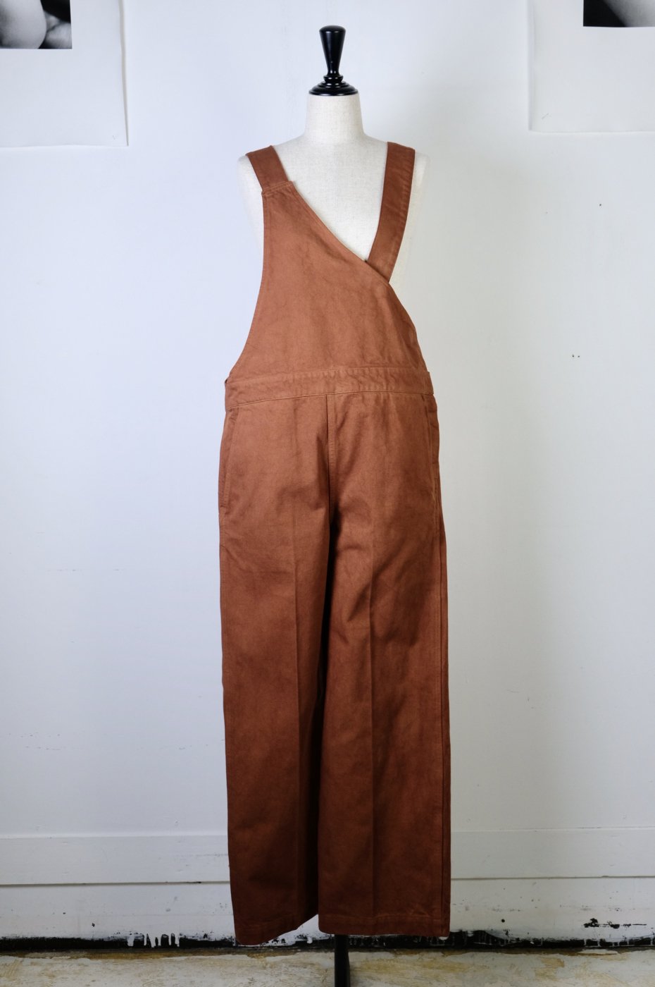 <img class='new_mark_img1' src='https://img.shop-pro.jp/img/new/icons8.gif' style='border:none;display:inline;margin:0px;padding:0px;width:auto;' />CURRENTAGE-COLOR DENIM ONE SHOULDER OVERALLS-BROWN