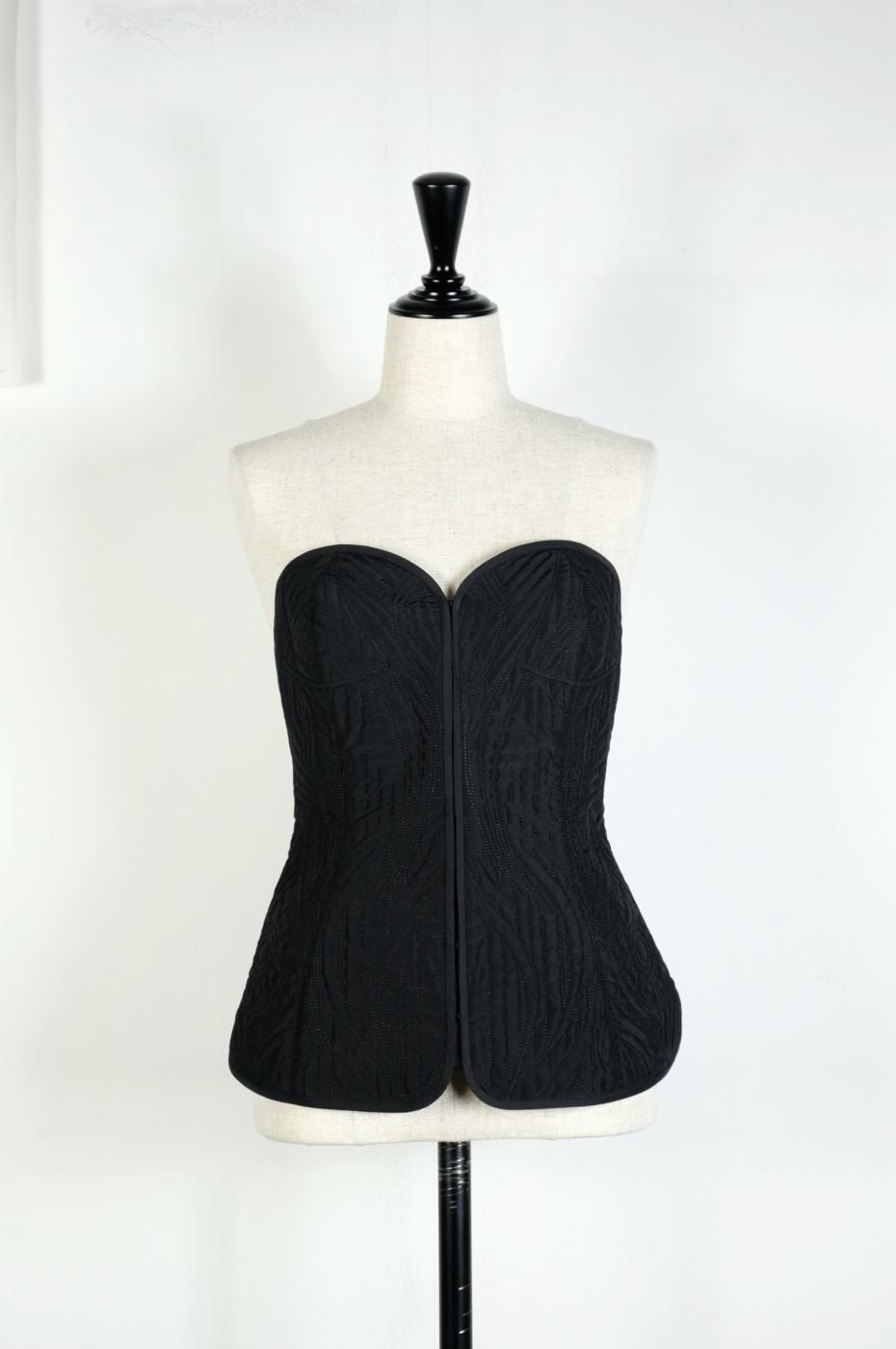 Mame Kurogouchi ޥ᥯-FLORAL QUILTED SILK BUSTIER-BLACK