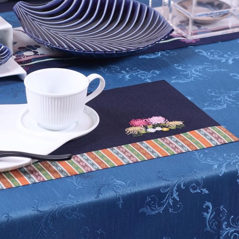 京都 清水茶わん坂 和雑貨、和小物の一布や 刺繍入り敷物 重陽の節句 菊