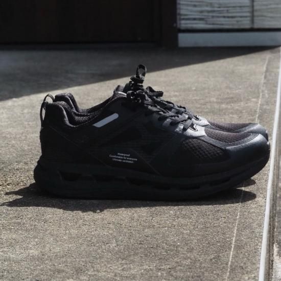 濡れない、蒸れない新しい通気防水システム】MOIST THROUGH 360