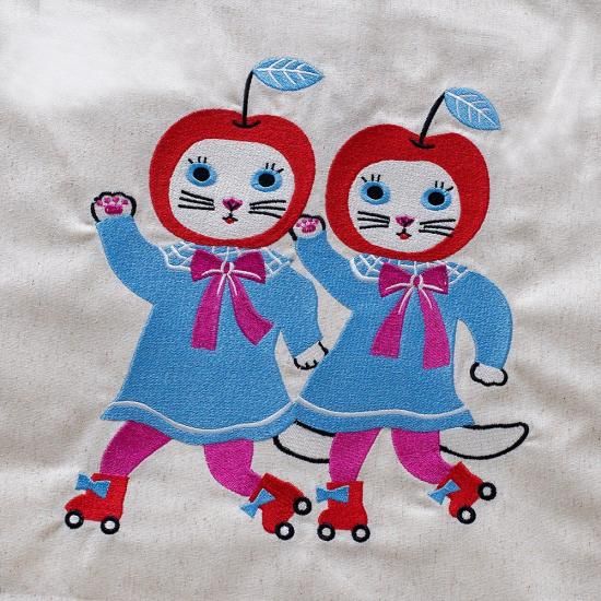 yumi kitagishi 刺繍バッグ「さくらんぼガール」