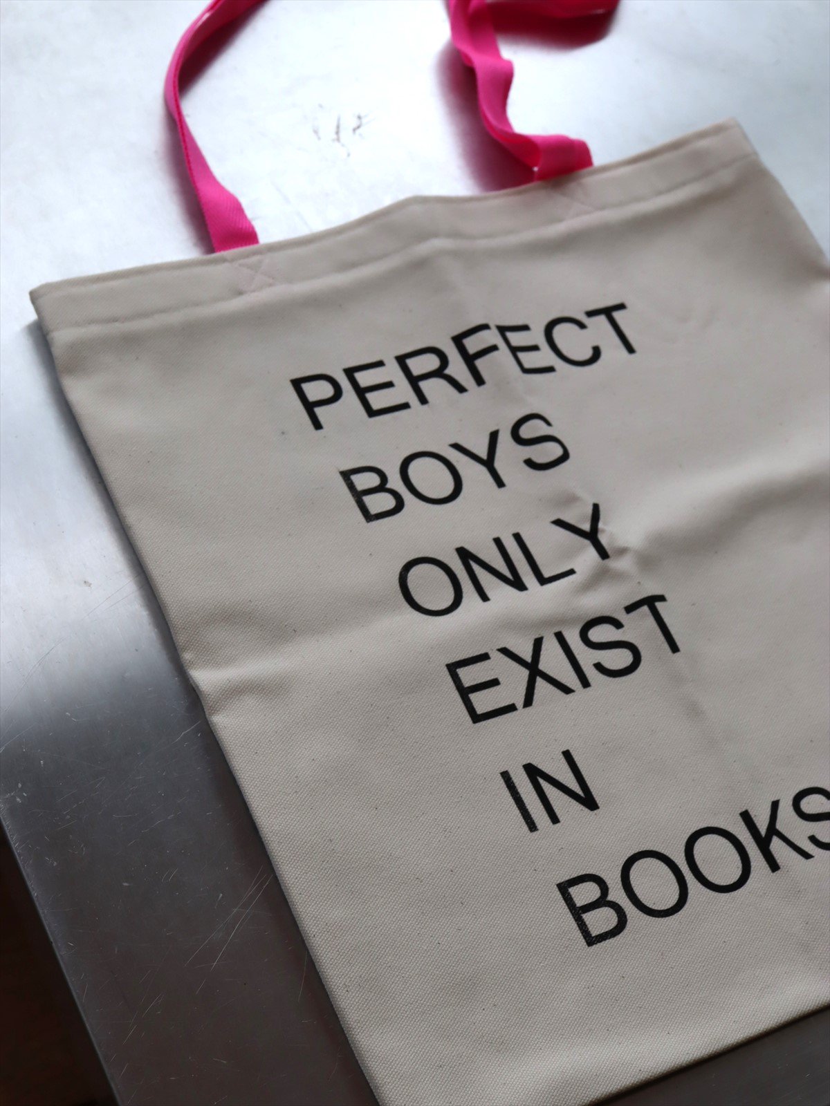 NINE STORIES　PERFECT BOYS tote bag white×pink