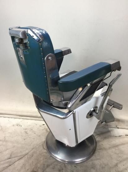 不朽の名機タカラ57号理容椅子