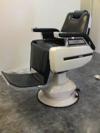 EC-035-10 再生品 タカラベルモント製品 理容椅子 タイプ879（HB）